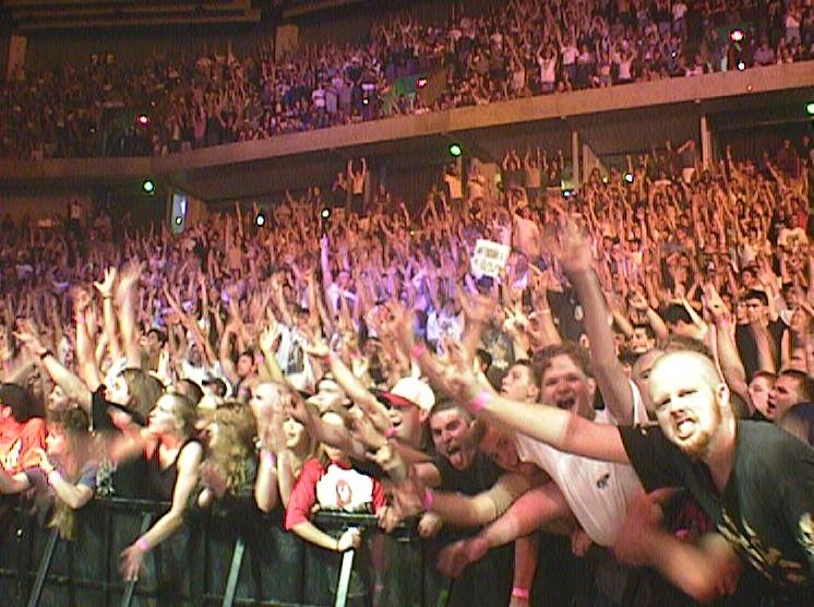 Photo gallery from the gig in Spokane, WA shot on May 16, 1997